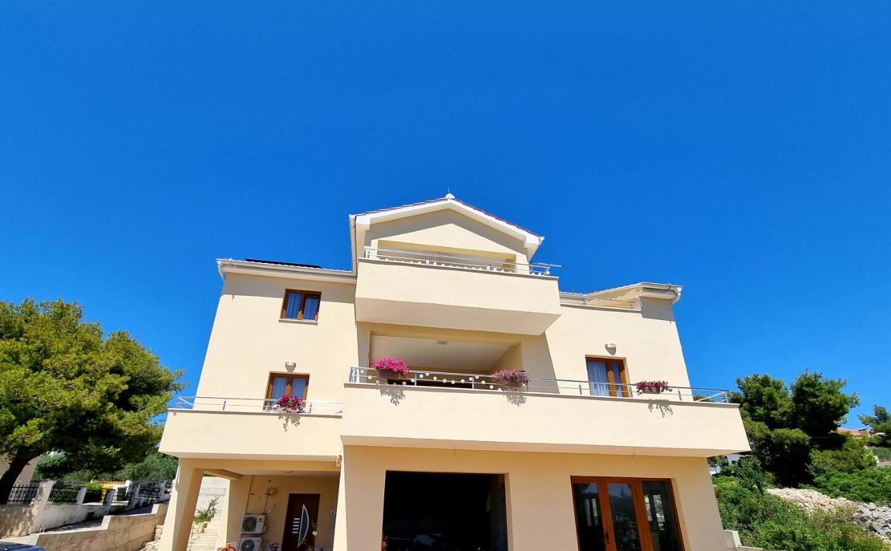 Apartment Leona Jezera Exterior photo